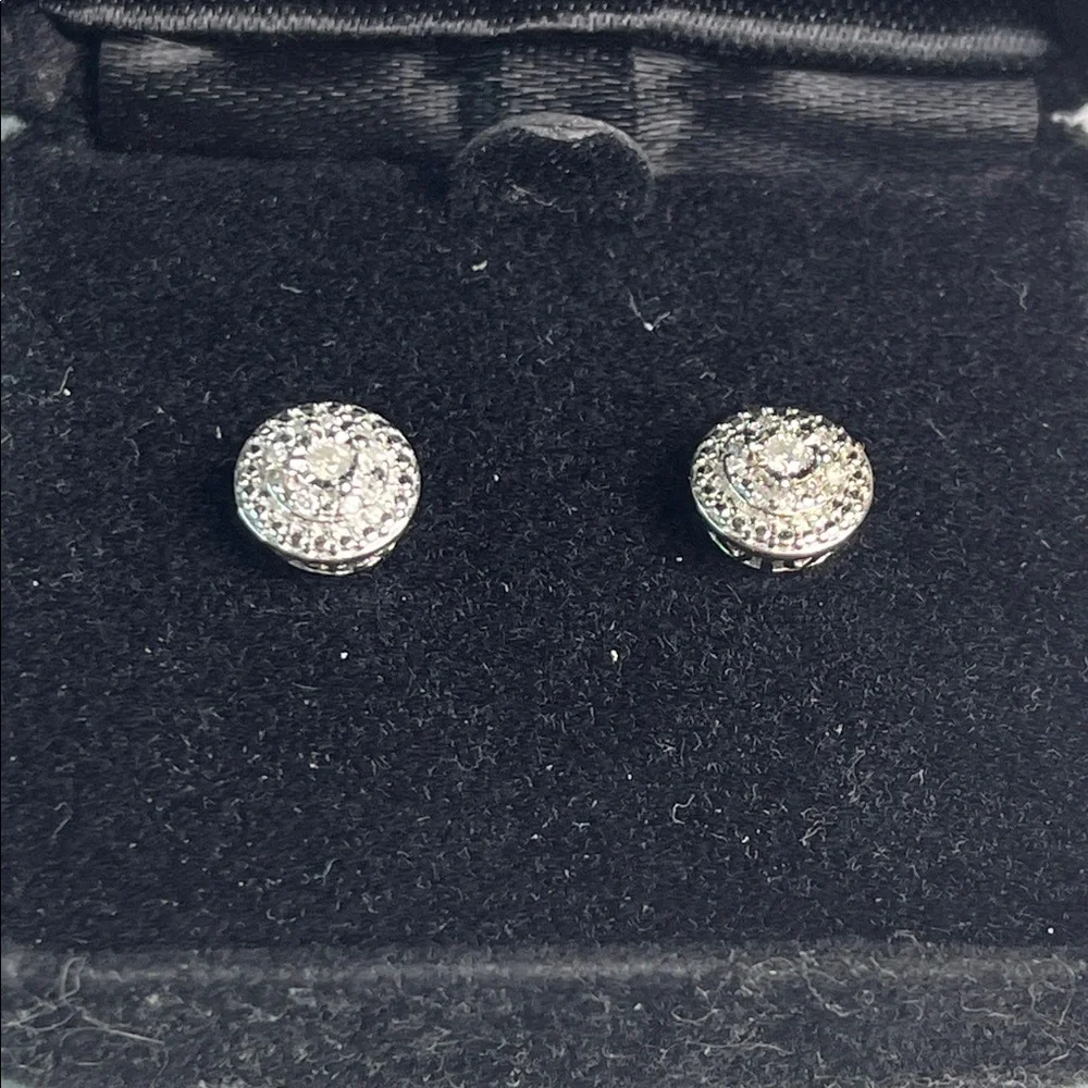R.H. Macy & Co. Bridge Diamond 1/10 CTW Sterling Silver Stud Earrings NWT - Picture 3 of 8